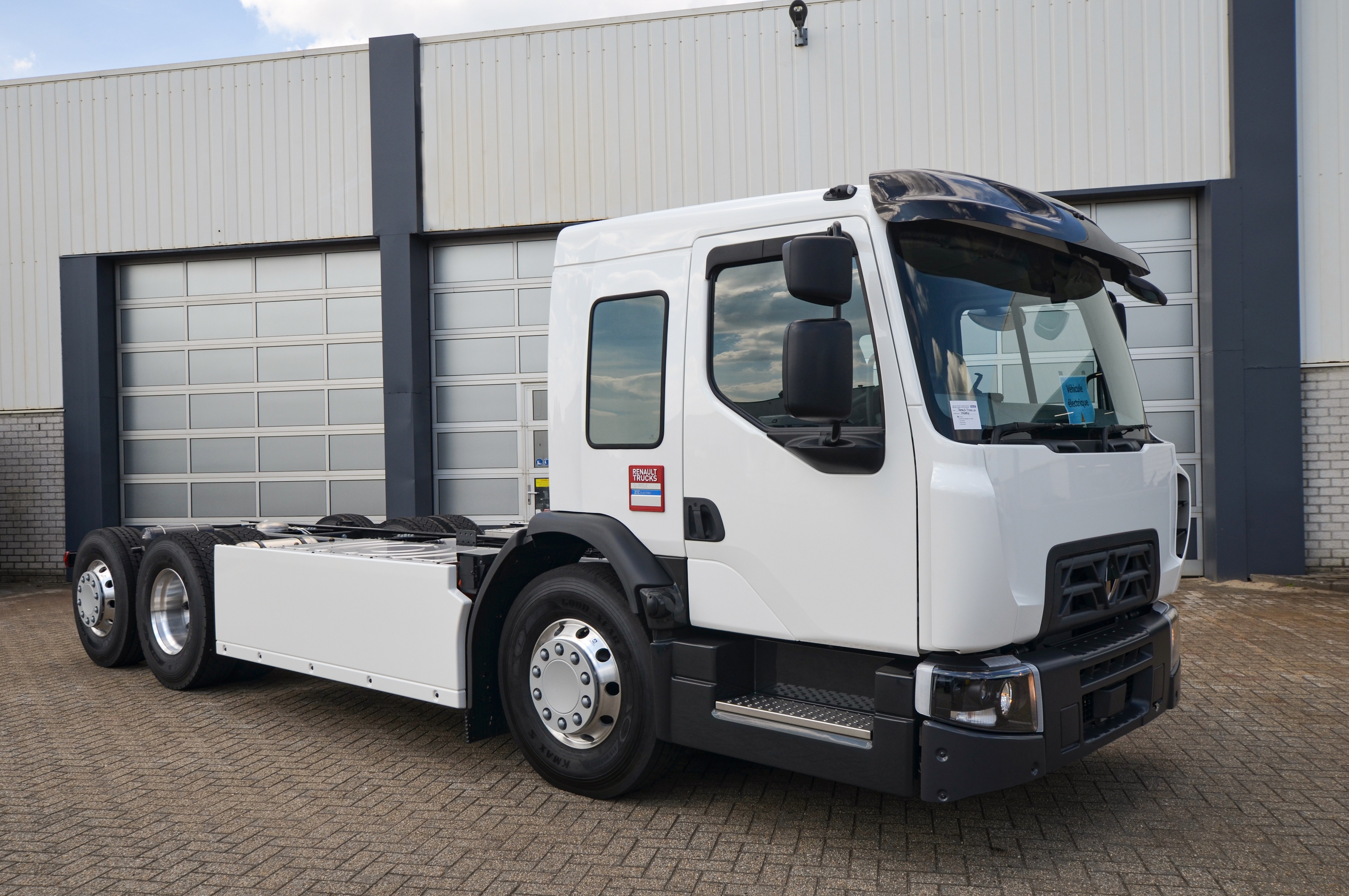 Reinforced Trafic to combat break-ins launched by Renault Trucks