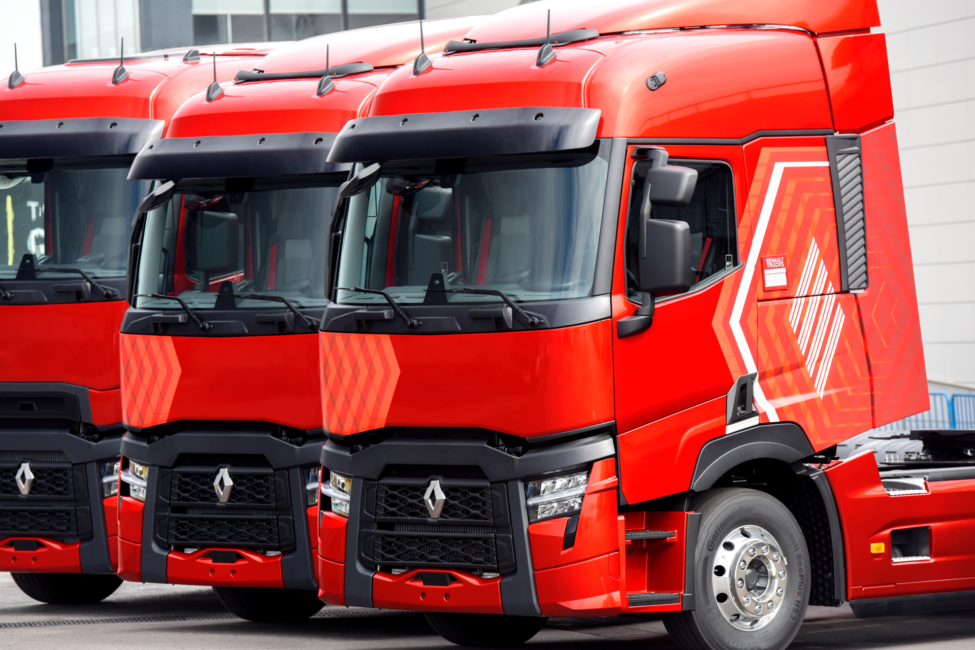 Reinforced Trafic to combat break-ins launched by Renault Trucks