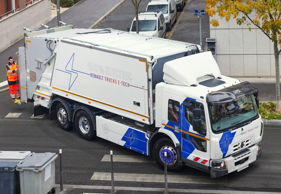 Renault Trucks E-Tech refuse truck