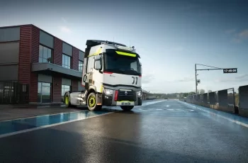 renault-trucks-01-racing-used-trucks_01_VO
