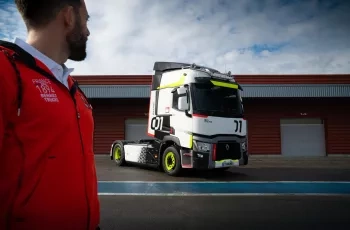 renault-trucks-01-racing-used-trucks_03