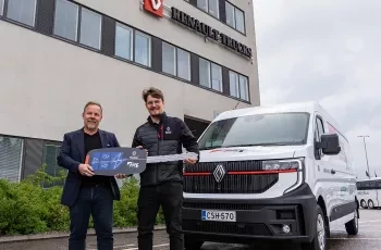 Renault Trucks livre son 5 000e véhicule électrique, un Renault Trucks E-Tech Master, à HRX Finland Oy