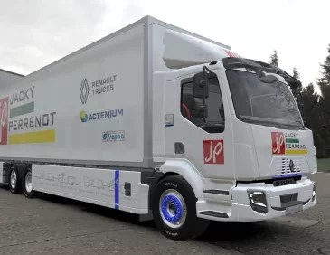 Jacky Perrenot x Renault Trucks logistique urbaine 2