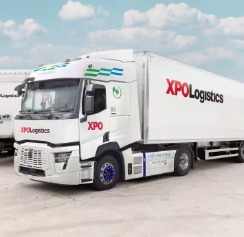 Tracteur électrique XPO Logistics