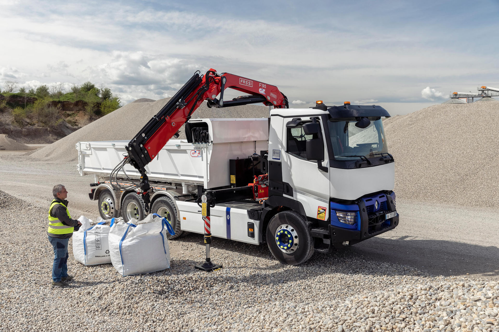 A Renault Trucks E-Tech C fully electric in a quarry