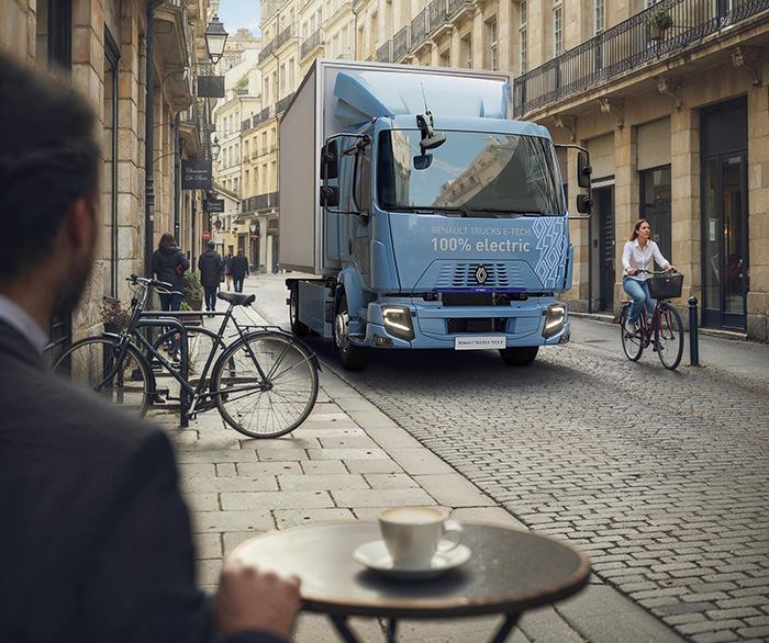 The silence of a Renault Trucks E-Tech D in a urban street