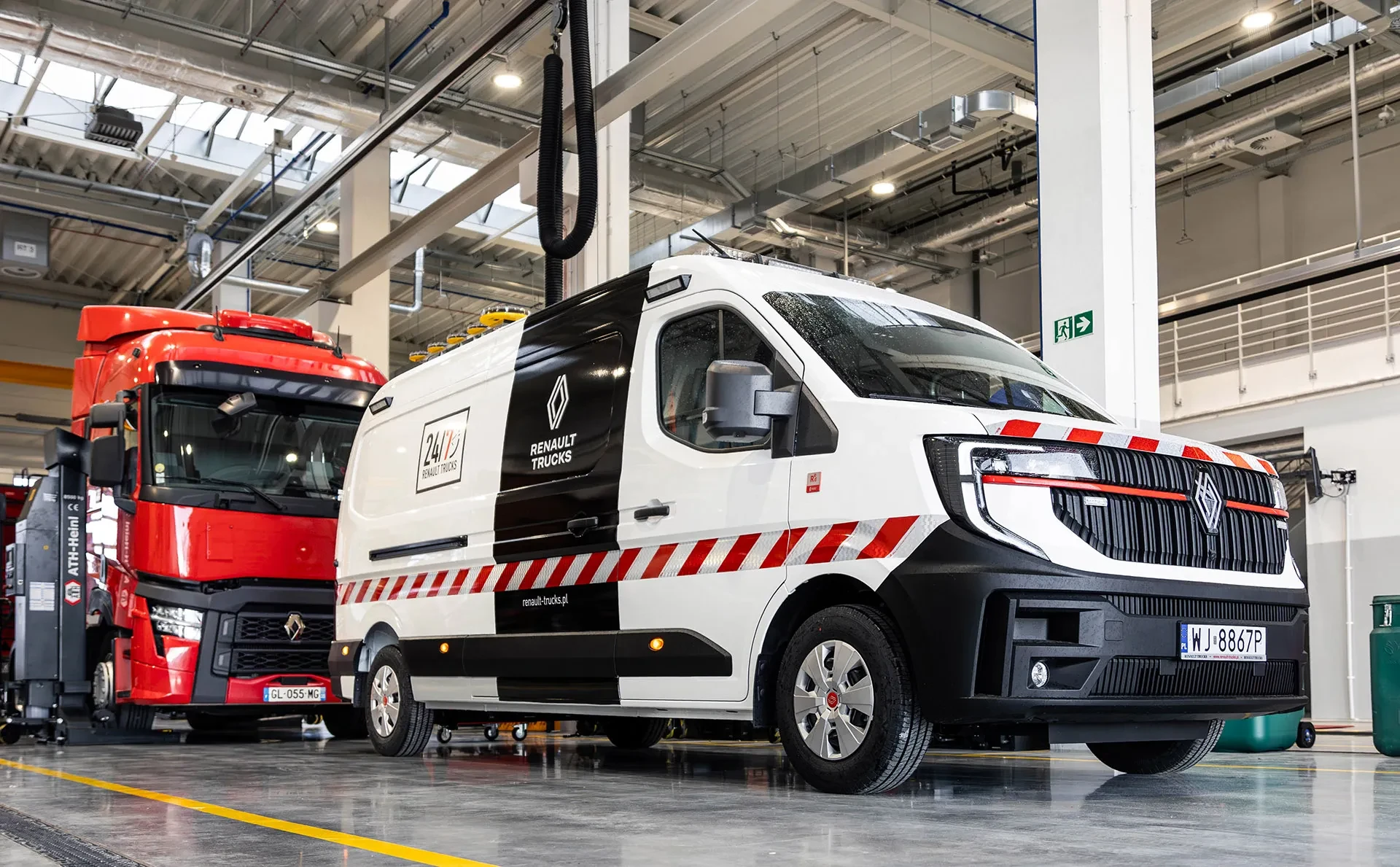 A key element is the ultra-modern, 24/7 service center, which is also fully equipped to handle heavy electric vehicles