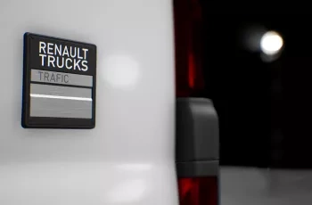 Renault Trucks Trafic Red Edition