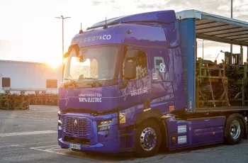 Renault Trucks axles logistics flow Lyon-Bourg-en-Bresse
