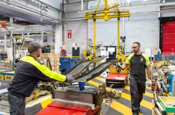 Dans les coulisses de la production du millionième camion de l’usine Renault Trucks de Bourg-en-Bresse