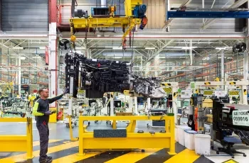 Dans les coulisses de la production du millionième camion de l’usine Renault Trucks de Bourg-en-Bresse