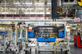 Dans les coulisses de la production du millionième camion de l’usine Renault Trucks de Bourg-en-Bresse