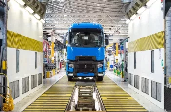 Dans les coulisses de la production du millionième camion de l’usine Renault Trucks de Bourg-en-Bresse