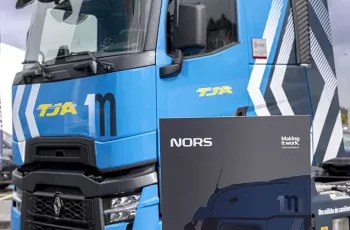 TJA reçoit le millionième camion produit par Renault Trucks à Bourg-en-Bresse