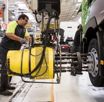 Renault Trucks électricité renouvelable.jpg