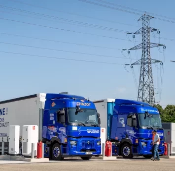 Renault Trucks axles logistics flow Lyon-Bourg-en-Bresse